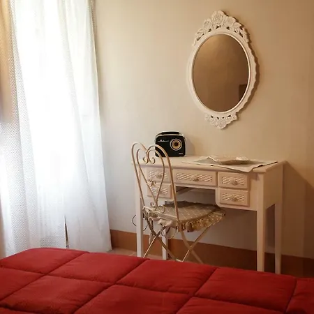 Apartment Mezzanino L Palazzo Gagnoni Grugni *
