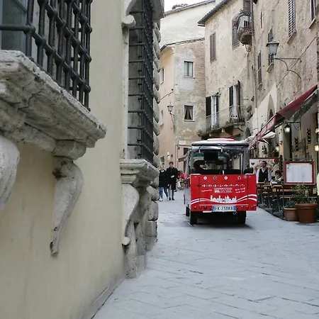 Mezzanino L Palazzo Gagnoni Grugni Apartment *